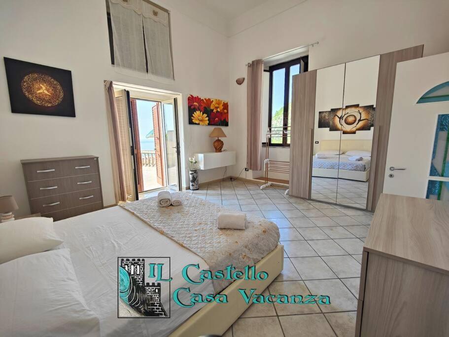 Il Castello Casa Vacanza Salerno Exteriör bild